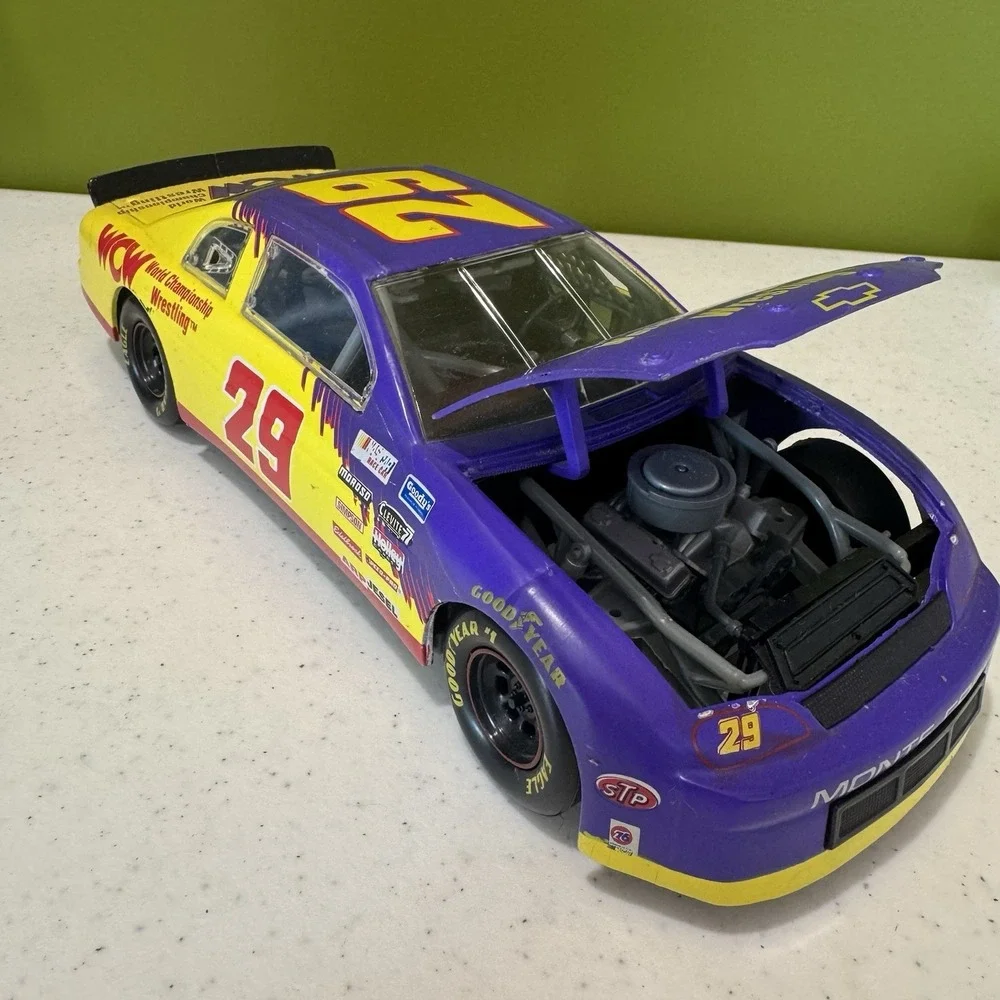 Racing Champions #29 Steve Grissom WCW World Champion Wrestling Diecast 1/18 Car